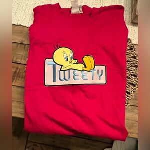 Women’s TWEETY shirt Large